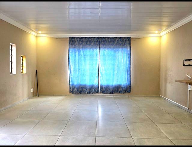 3 BEDROOM FREEHOLD FOR SALE IN IVY PARK